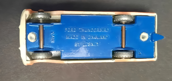 Matchbox Lesney Ford Thunderbird 1958 DieCast Model (1251)
